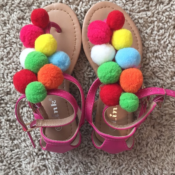 Link Other - Size 10 Adorable PomPom Sandals